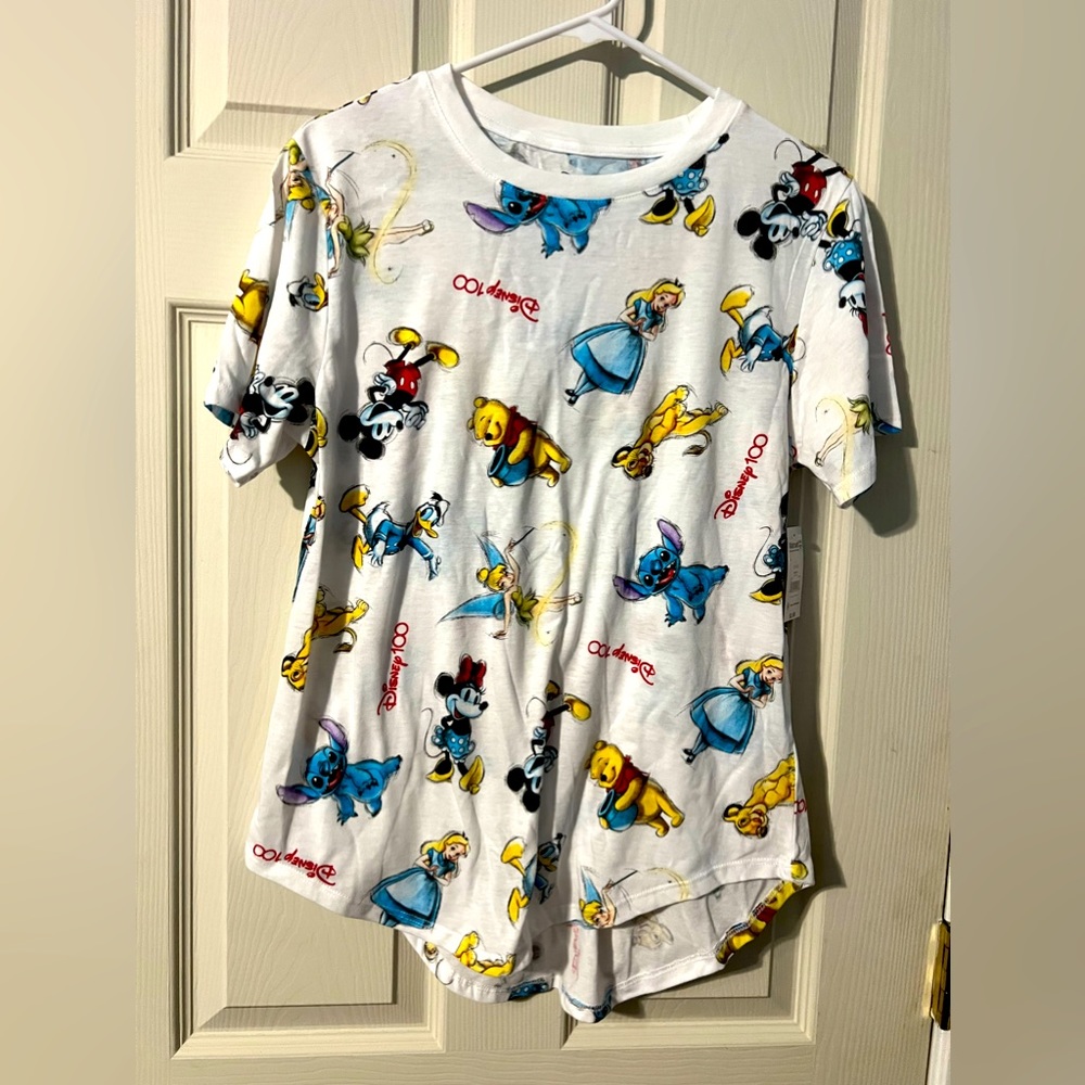 *NWT Disney white short sleeve T-shirt size L 11/13